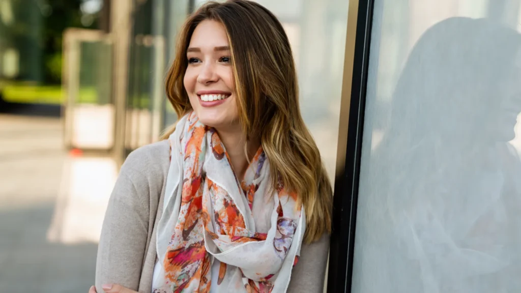 How to wear a scarf in 8 different ways.