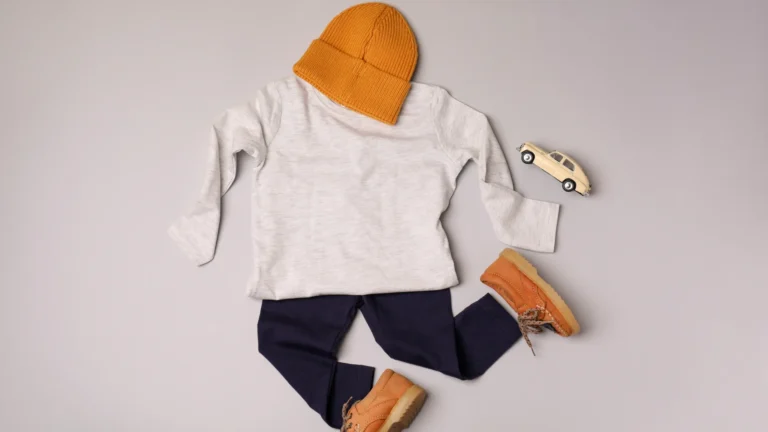 Kids holiday outfit ideas matching family looks guide.